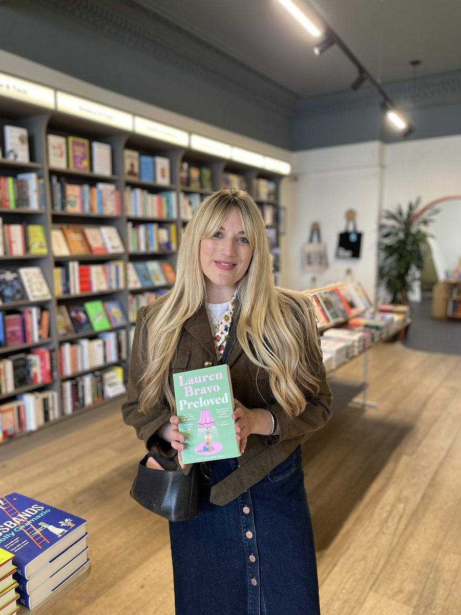 A huge thank you to Carmel McMahon and @laurenbravo for popping into the bookshop yesterday and today to sign respective copies of In Ordinary Time and Preloved! Find signed stock in the bookshop ✍️