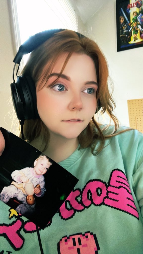 strawdorable's tweet photo. ⊹₊⋆✧˖°. #promotwt
ᦈ im belle .ᐟshe/they .ᐟ
ᦈ i like vidya games !
ᦈ anime & kpop enjoyer 
ᦈ HUGE Square Enix fan
ᦈ I wuv DBD .ᐟSIMS .ᐟTEKKEN

ᦈ I strive to cultivate a warm & cozy place for everyone to feel welcome in. 

ᦈ I want you to feel comfortable and welcome for who you are! ٩꒰ ˘ ³˘꒱۶

ᦈ all things cute n spooky, i’m a horror.ᐟcozy twitch streamer & i draw a lil bit !
ᦈ ps. i make an obscene amount of unhinged jokes. welcome to the shitshow

#dbdtwt #simstwt 

✨ fun stuff in comments ✨