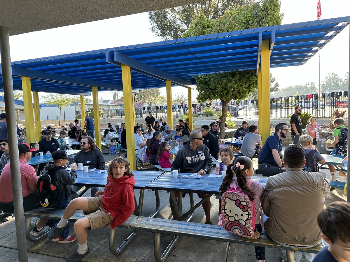 Donuts with Dads (or significant grown up) is a GREAT way to start a Friday! Thanks, parents for joining us today! #thisisRUSD #craftoncougars