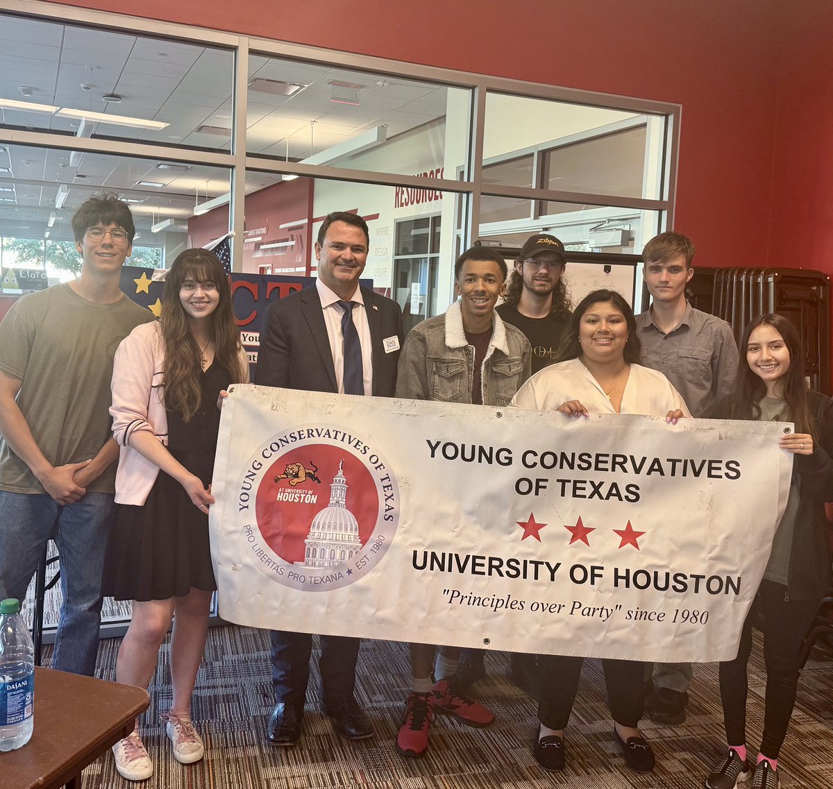 Met with the University of Houston Chapter of the Young Conservatives of Texas last night. The future is in good hands! #GoCoogs @UHouston @yct #harriscounty #houston