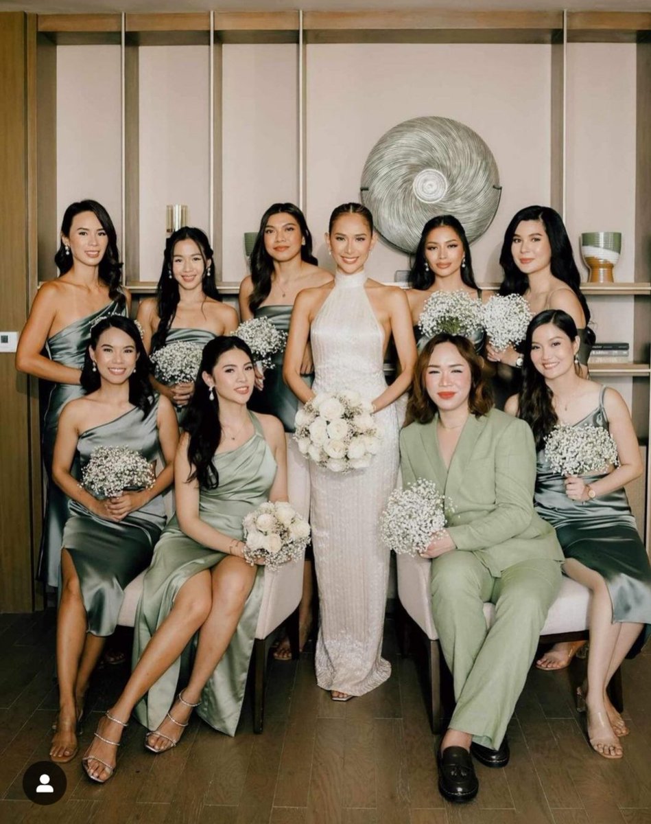 thee bride and the bridesmaids