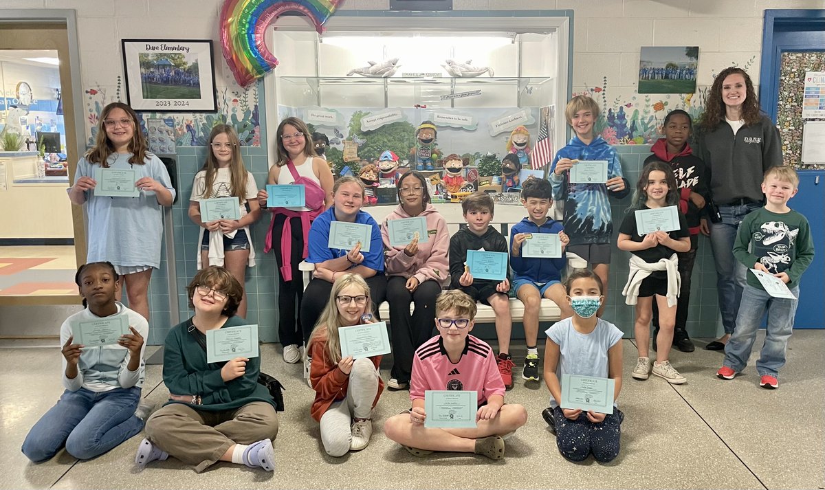 Congratulations to our dolphins for making a splash! These students have been recognized by a staff member for being role models of positive behavior. We are so proud of them! #DareToDive #MakeASplash @LindsayNKidd @linz_kurtz @ENoyesDES