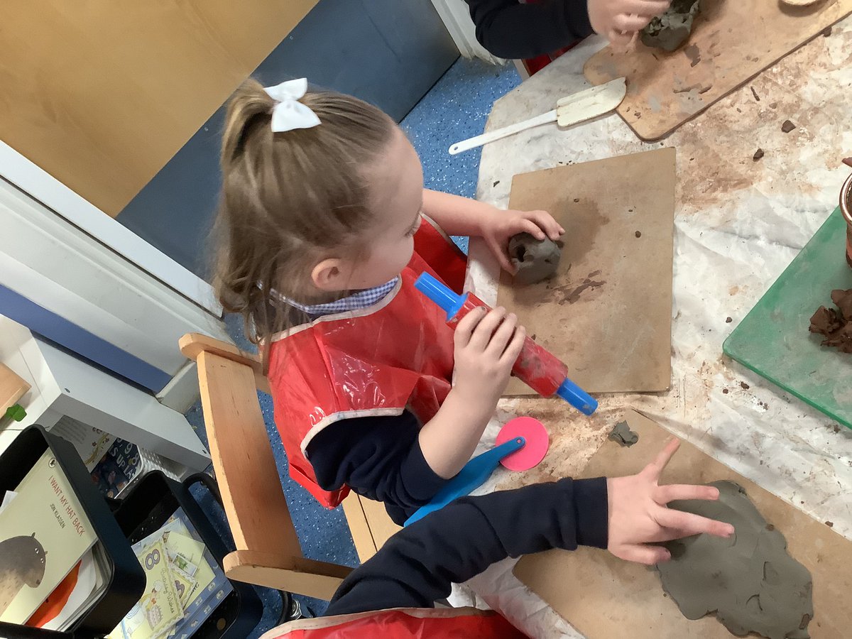 IPMATTowngate's tweet photo. The children have used clay to mould their own flowers.
#tpa #receptiontpa https://t.co/tMKHFxJ40W
