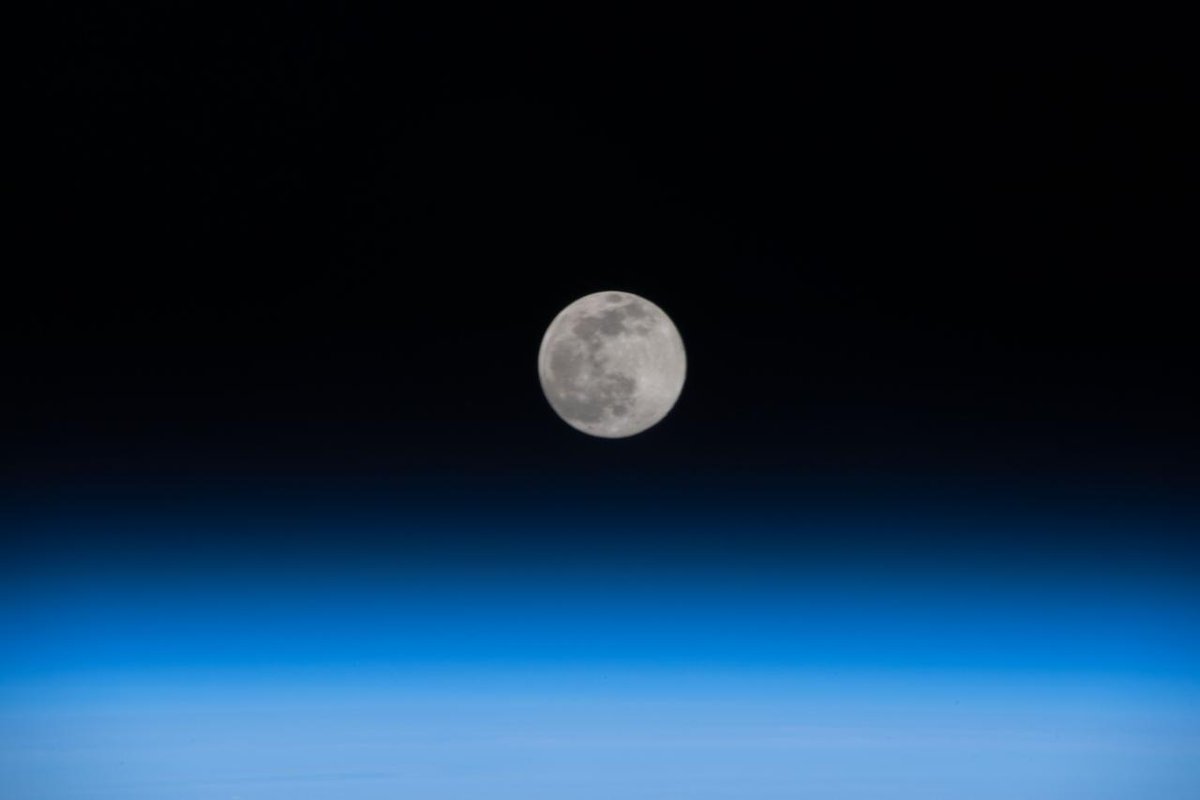 Journée internationale du vol spatial habité 👩‍🚀🚀 L’occasion de célébrer l'héritage de l'exploration spatiale mais aussi les futures explorations avec notamment, le retour imminent sur la Lune avec @NASAArtemis🌑.