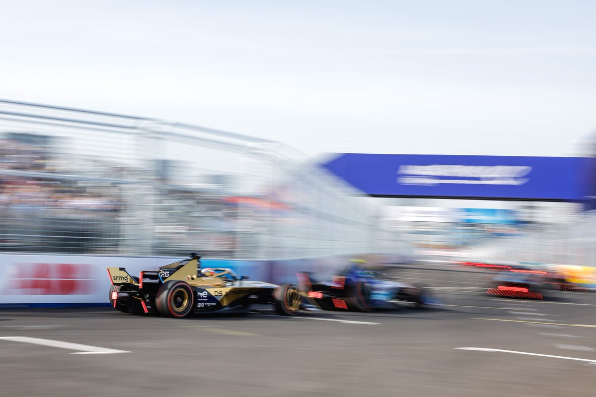 It's time for Free Practice 1 ⚡ Watch it live : youtube.com/live/sMf3Q6SGP… #DSautomobiles #DSPENSKE #MisanoEPrix