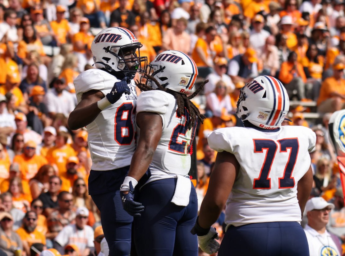 AndrewHuston79's tweet photo. Blessed to be invited to UT Martin junior day, Thank you coach @CoachSantana_  and @UTM_FOOTBALL for the invite https://t.co/XkpcaKlGGs