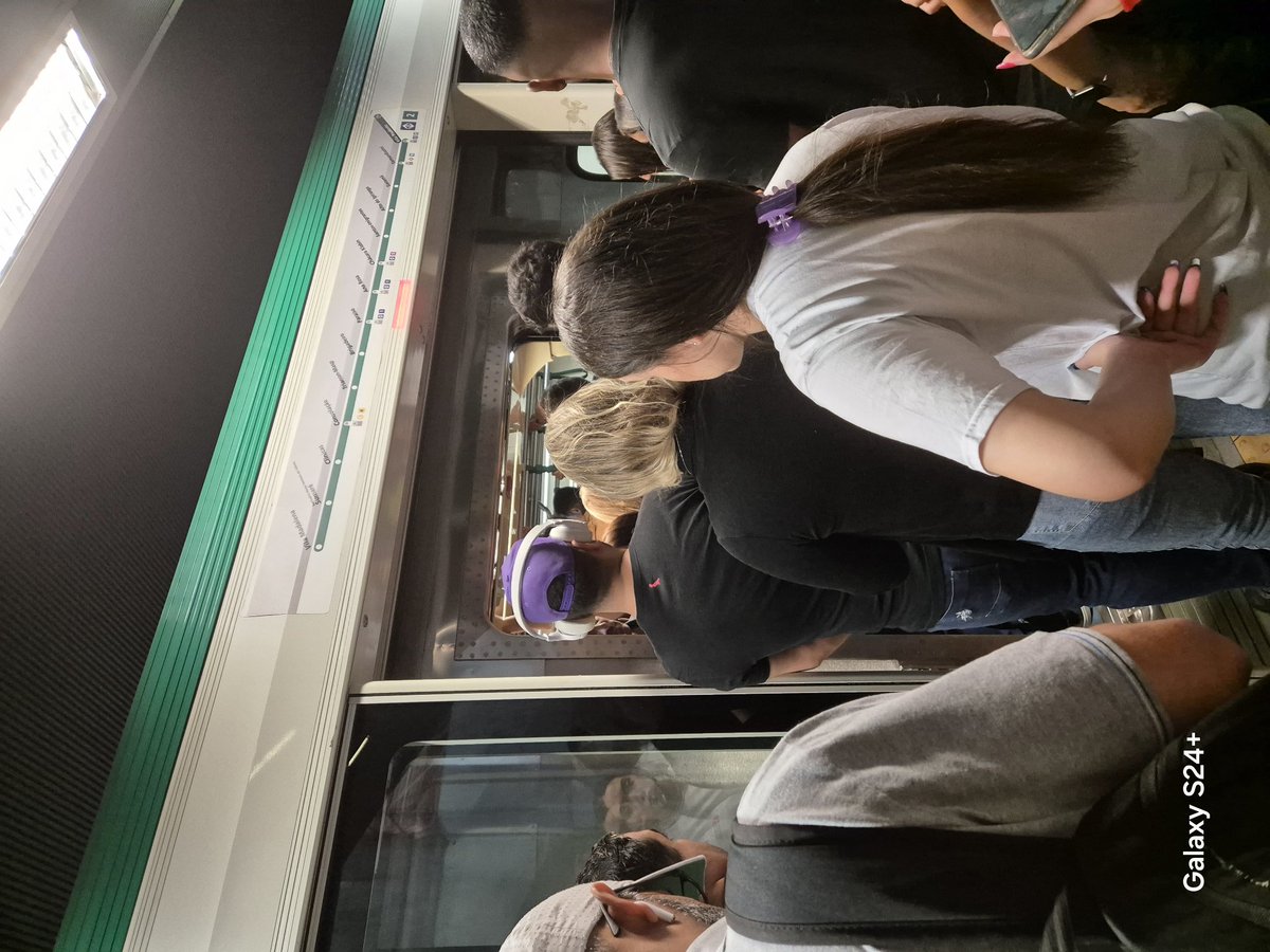 decarvalhocruz's tweet photo. Metrô vila prudente https://t.co/GTRkkWMfee