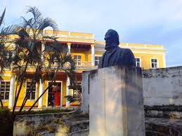 #HoyEnLaHistoria 12 de abril de 1959: El Líder Histórico de la #Revolución🇨🇺 y Comandante en Jefe #FidelPorSiempre, pronuncia un discurso en la movilización realizada en el parque Finlay en Camaguey, a fin de concluir el 1er Congreso Provincial Campesino. #CubaViveEnSuHistoria