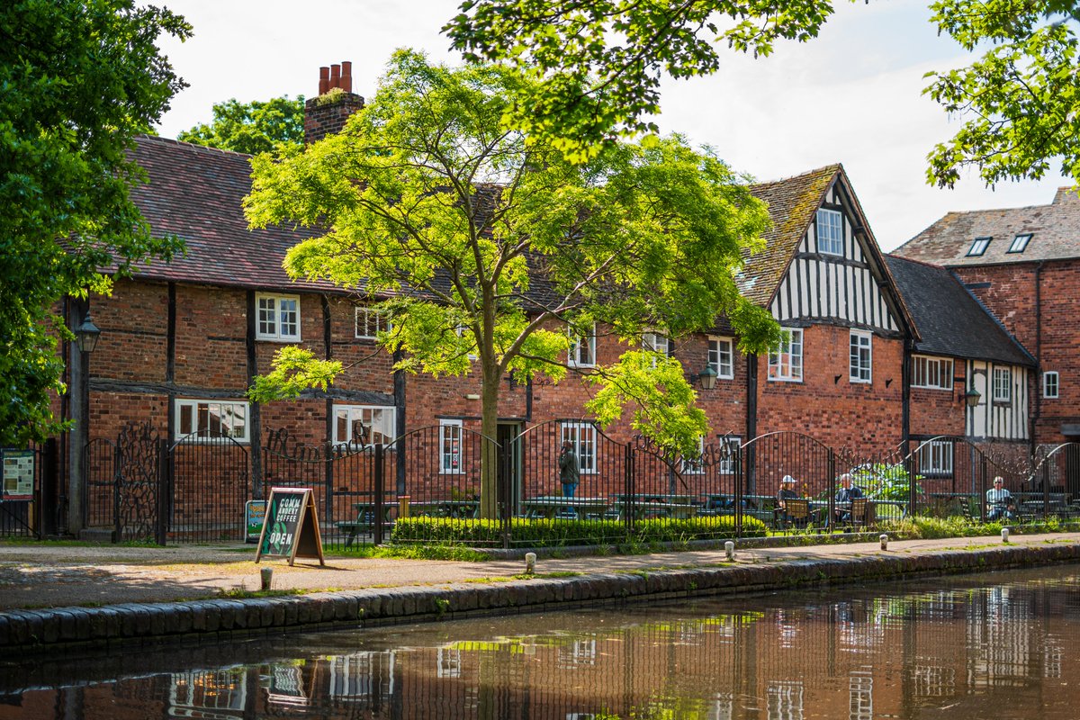 We are looking for a high-quality catering partner to run the café at The Commandery, one of Worcester’s key visitor destinations. ☕ Please share this link with anyone who may be interested ➡ museumsworcestershire.org.uk/2024/04/12/caf… #WorcestershireHour