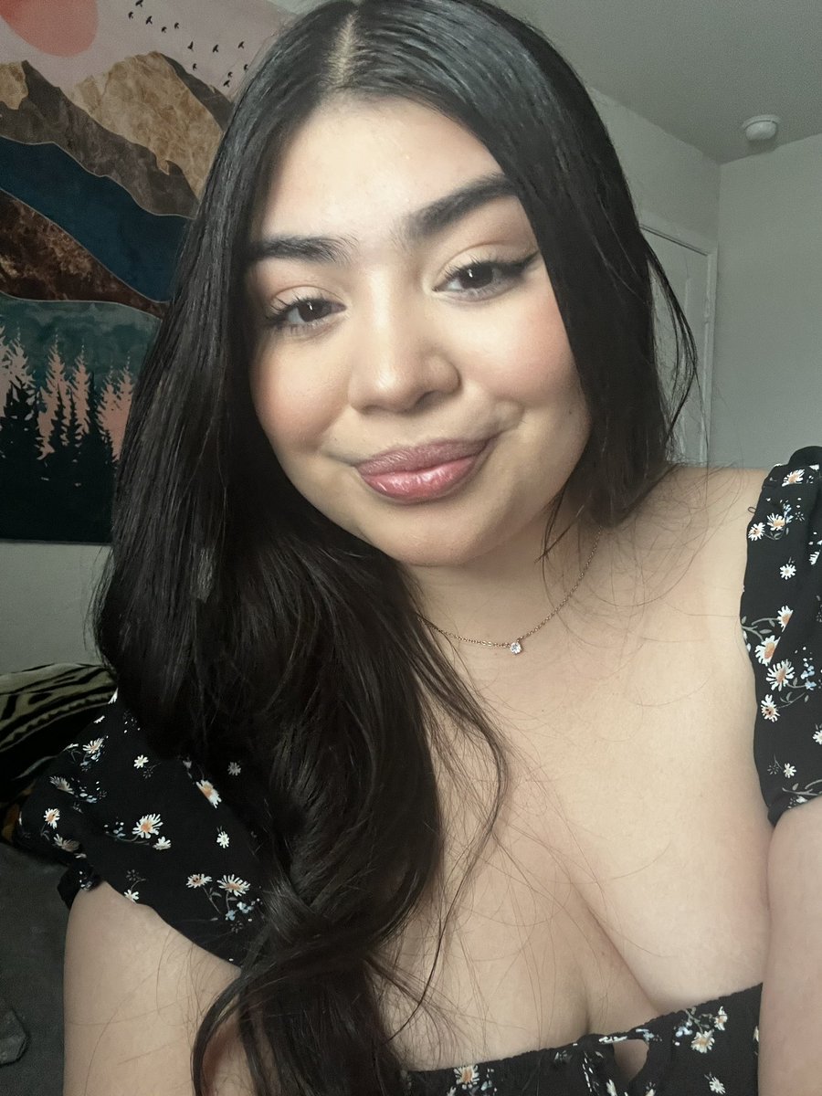natiletea's tweet photo. i’m back and i’m finally 21 💋 https://t.co/IDiwK5SuKb