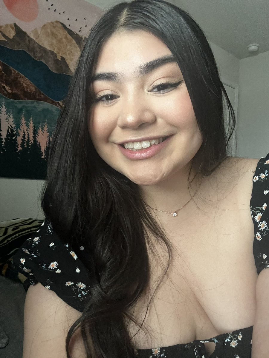 natiletea's tweet photo. i’m back and i’m finally 21 💋 https://t.co/IDiwK5SuKb