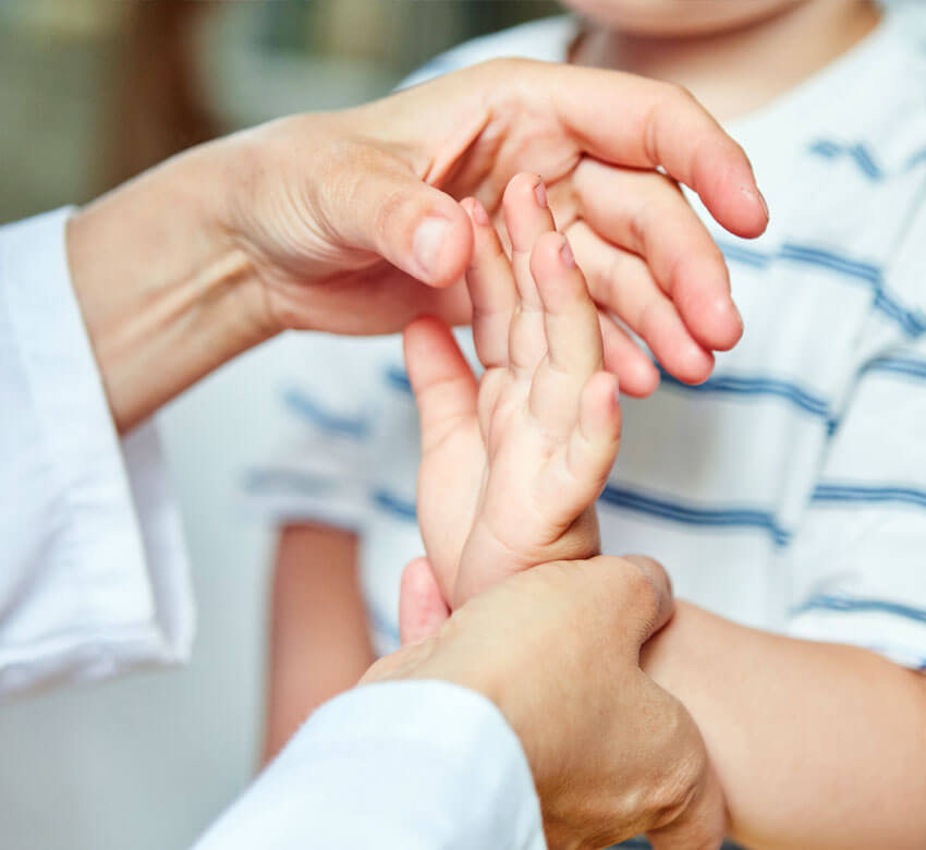 Growing up shouldn’t hurt. IHTSC offers a full spectrum of advanced treatment options for various prenatal and pediatric hand and upper extremity conditions and injuries. Learn more → hubs.li/Q02pXl9F0 #PediatricHand #PediatricWrist #PediatricElbow #PediatricShoulder