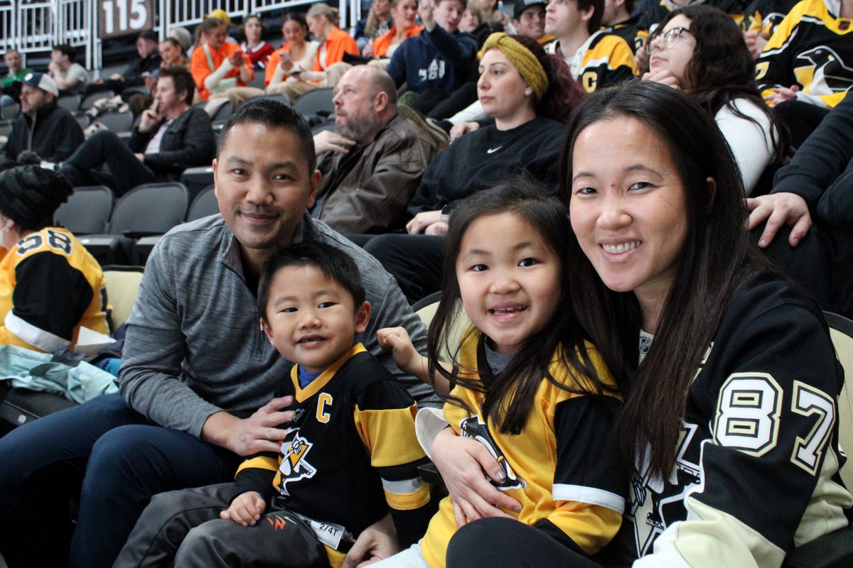 You’ll be smiling like a butcher’s dog with this ticket package for Fan Appreciation Night presented by PPG! Secure your seats now and score an @EatnPark gift card for each ticket purchased. 😃 Be here on April 15 -> pens.pe/3JdSzS4