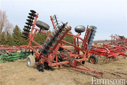Massey Ferguson 820 🔻 Take a look at this 25' disc, listed by Stoneage Equipment. 🔗farms.com/used-farm-equi… #OntAg #MasseyFerguson #Disc #Tillage #FarmEquipment #AgTwitter #FarmMachinery #AgEquipment