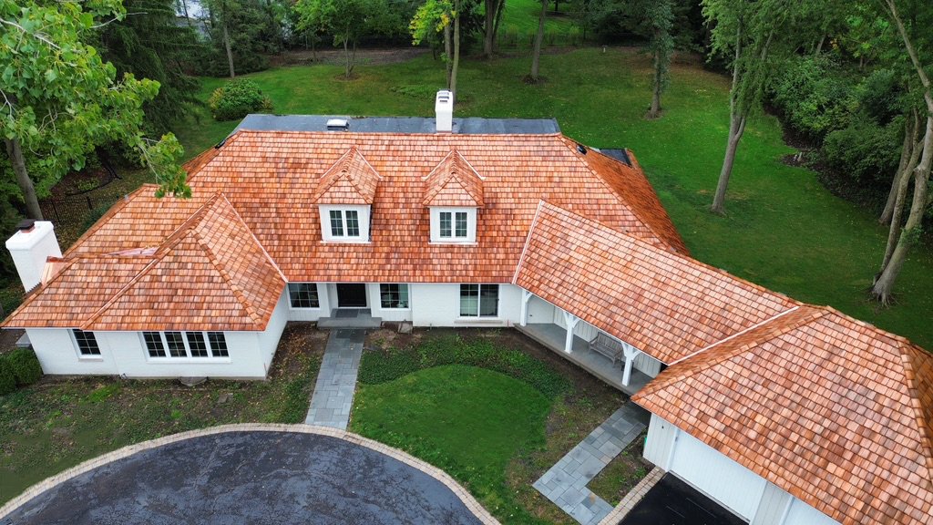 ShakeGuys's tweet photo. WHAT A VIEWπ ! Northfield is looking a little bit brighterπ, since The Super Shake Guys Team installed this Cedar Shake Roofing System! It features Heavy #1 Grade, Hand-Split Shakes & Copper Flashing. Another Satisfied Client. Beautiful job Team! ππ
#ShakeGuys #CedarShake https://t.co/adLR4FdZer