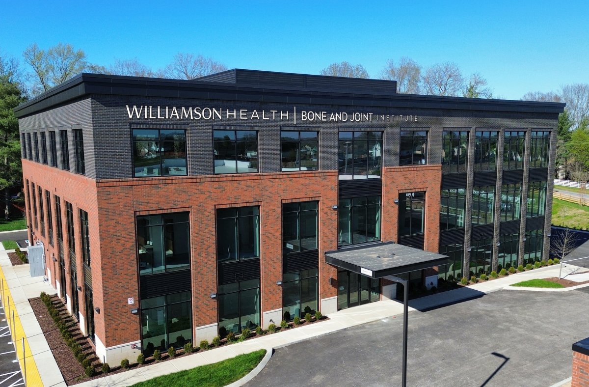 𝙊𝙥𝙚𝙣𝙞𝙣𝙜 𝙨𝙤𝙤𝙣...

Bone and Joint Institute of Tennessee at Spring Hill! 

With Williamson Health, we are excited to extend our services to meet Spring Hill’s growing healthcare needs.

Click here to read more: bit.ly/4aO9ciP