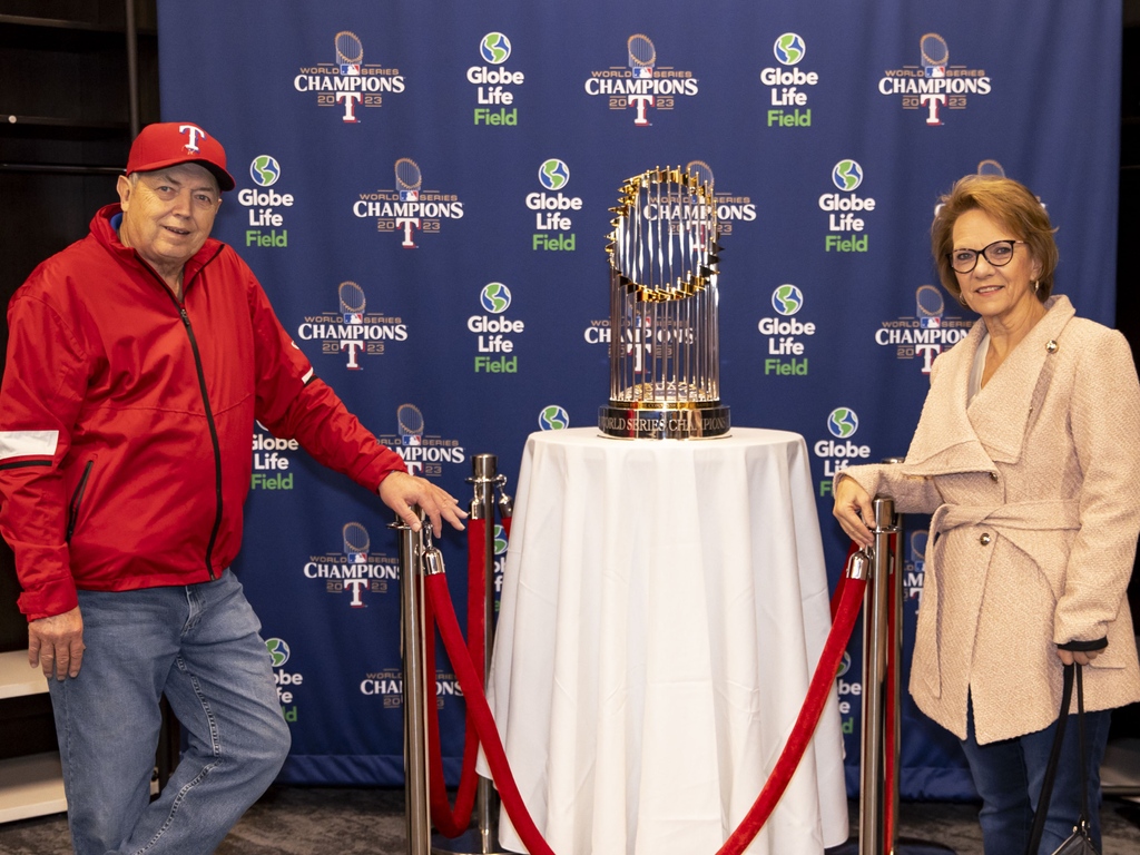 TOUR LIKE A CHAMPION 🏆️ Join us for a Championship Tour where you'll experience premium stops and get a photo-op with the World Series Trophy! Championship Tours have been added for today and April 18th & 20th. 🎟️: l8r.it/25Mm @Rangers | #StraightUpTX