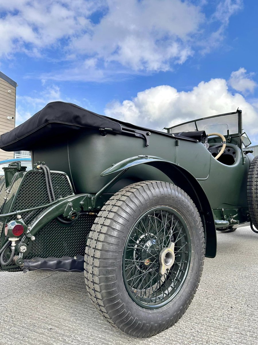 THE_AMUSF's tweet image. Check out this stunning transformation 😍 

Not only do our members excel at interior furniture, they also work wonders on automobiles. Feast your eyes on this Bentley, freshly reupholstered by the talented team at Piper Trimmers 🚗💫 

#AMUSF #BentleyMakeover #PiperTrimmers