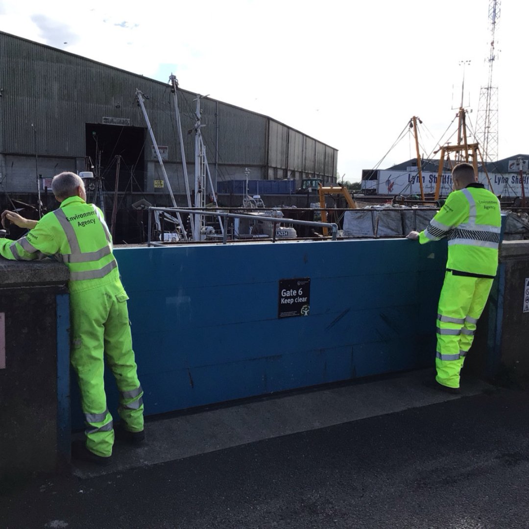 EnvAgency's tweet image. #TeamEA have worked hard to prepare for windy weather and high spring tides over the past week brought by #StormKathleen

Flood gates were closed and barriers were put up across the country to keep homes and businesses protected.