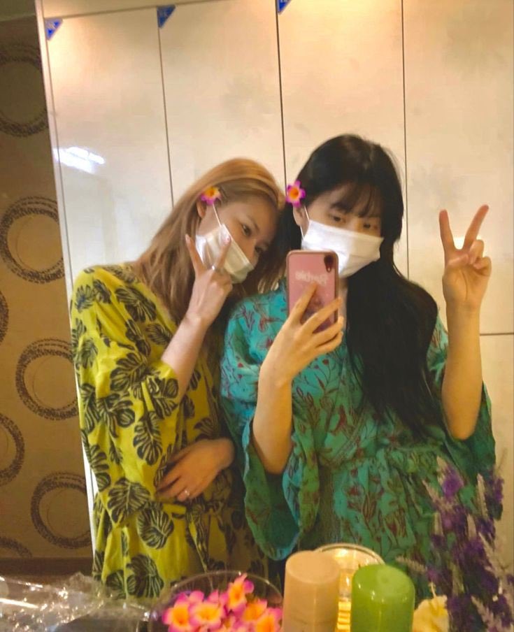 My Samo who flew to Korea on the same flight, debuted on the same group, and on the same subunit🥹

12 years with SANA and MOMO
#12YearsWithSAMO
#사나_모모_입사_12주년_축하해 #12YearsWithSANA