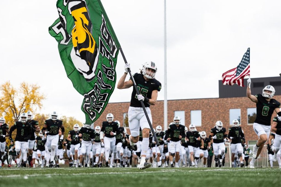 Looking to sponsor an event this summer for BSU Football? Click the link below! bsualumni.org/football-spons… All proceeds support the Bemidji State Football Program #GTA🪓
