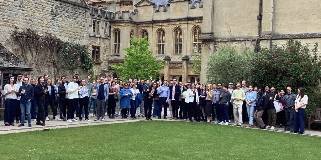 So that's (just about) a wrap on Oxford Spring School! It's been a great week! Pictured is the 2024 OSS delegate group at Brasenose College for our drinks reception yesterday evening, with the famous Radcliffe Camera in the background! #OSS2024