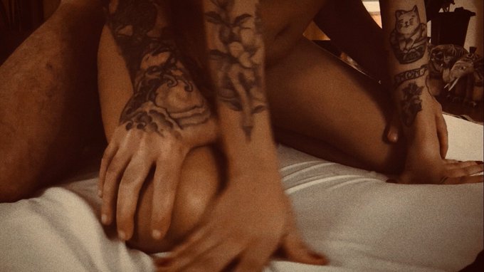 quem ser&aacute;?! 🔥  se bateu curiosidade, vem ver quem &eacute; aqui:  TELEGRAM FREE: https://t.co/gX3wj4ZXyi  ONLYFANS: https://t