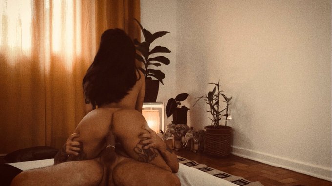 quem ser&aacute;?! 🔥  se bateu curiosidade, vem ver quem &eacute; aqui:  TELEGRAM FREE: https://t.co/gX3wj4ZXyi  ONLYFANS: https://t