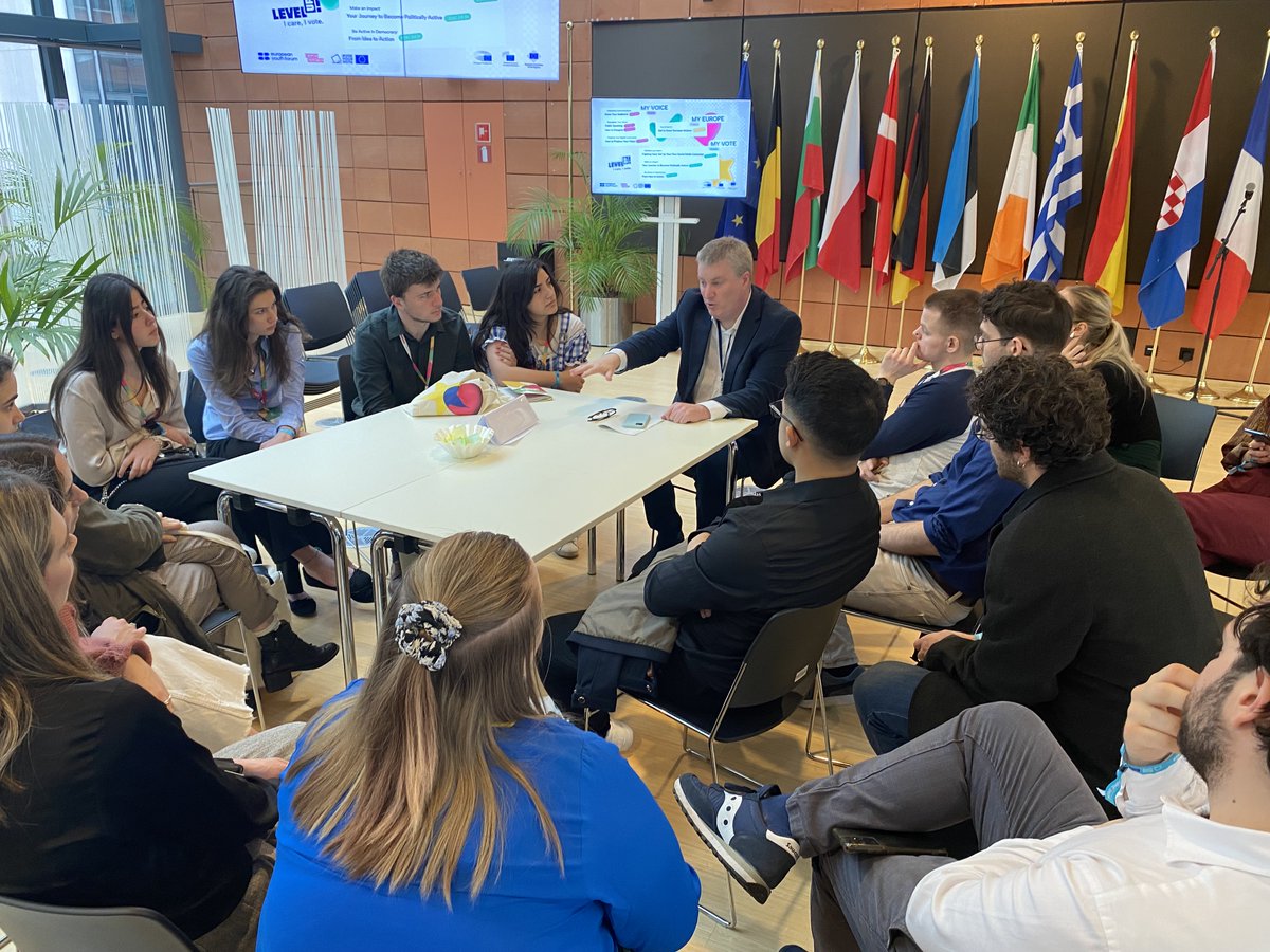 #EESCPartnership @Youth_Forum & @EESC_SOC European Youth levelling up for #EUelections2024 #LevelUP24 empowers 1,300 young Europeans to exchange & learn how to boost their #activism & democratic #engagement. How does @EU_EESC support #youth? Check here👉europa.eu/!g6nmc9