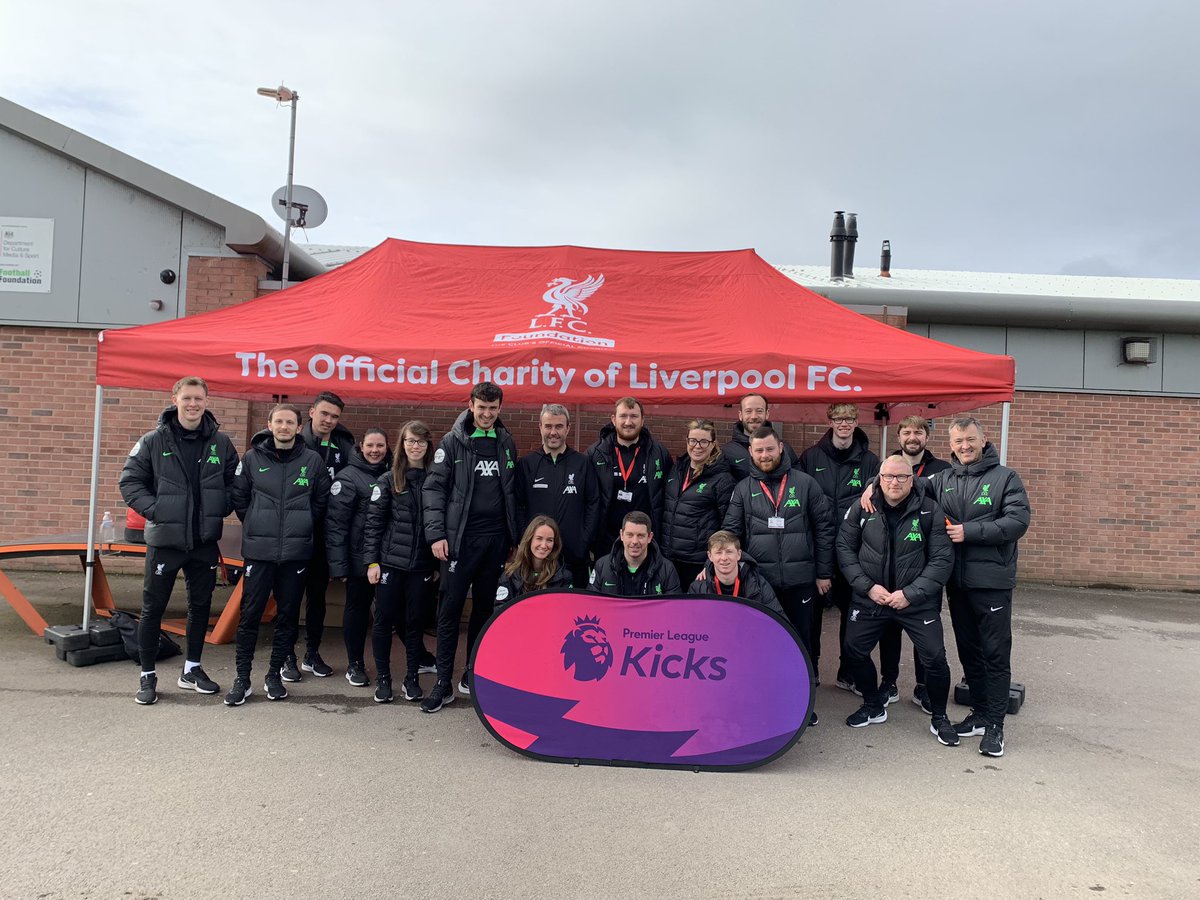 A day out for the #PLKicks North West Regionals✨ 9 mixed teams & 7 girls teams battled it out for the trophies, with Bolton Wanderers‘ girls team & Burnley’s mixed team taking the wins🏆 The teams also attended a workshop delivered by @Knifesaversuk designed to educate young…