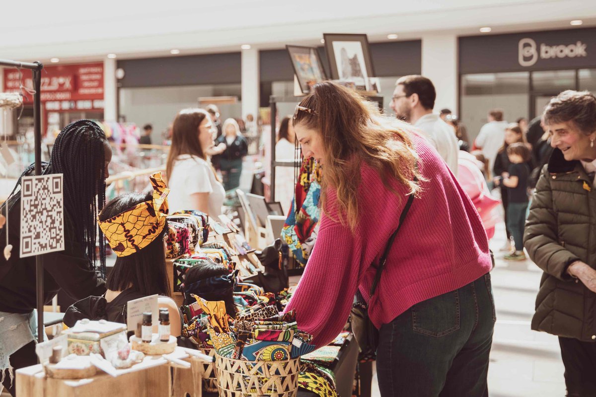 BIG UP SOUTHEND 🙌 Join Big Up Southend for a leisurely browse around the stalls to discover unique treasures and handcrafted gifts! Get ready to enjoy a burst of creativity ✨ 📌 Victoria Shopping Centre 🛍️ Saturday 27 April | 11am - 4pm 👇👇 bit.ly/49tZy3S