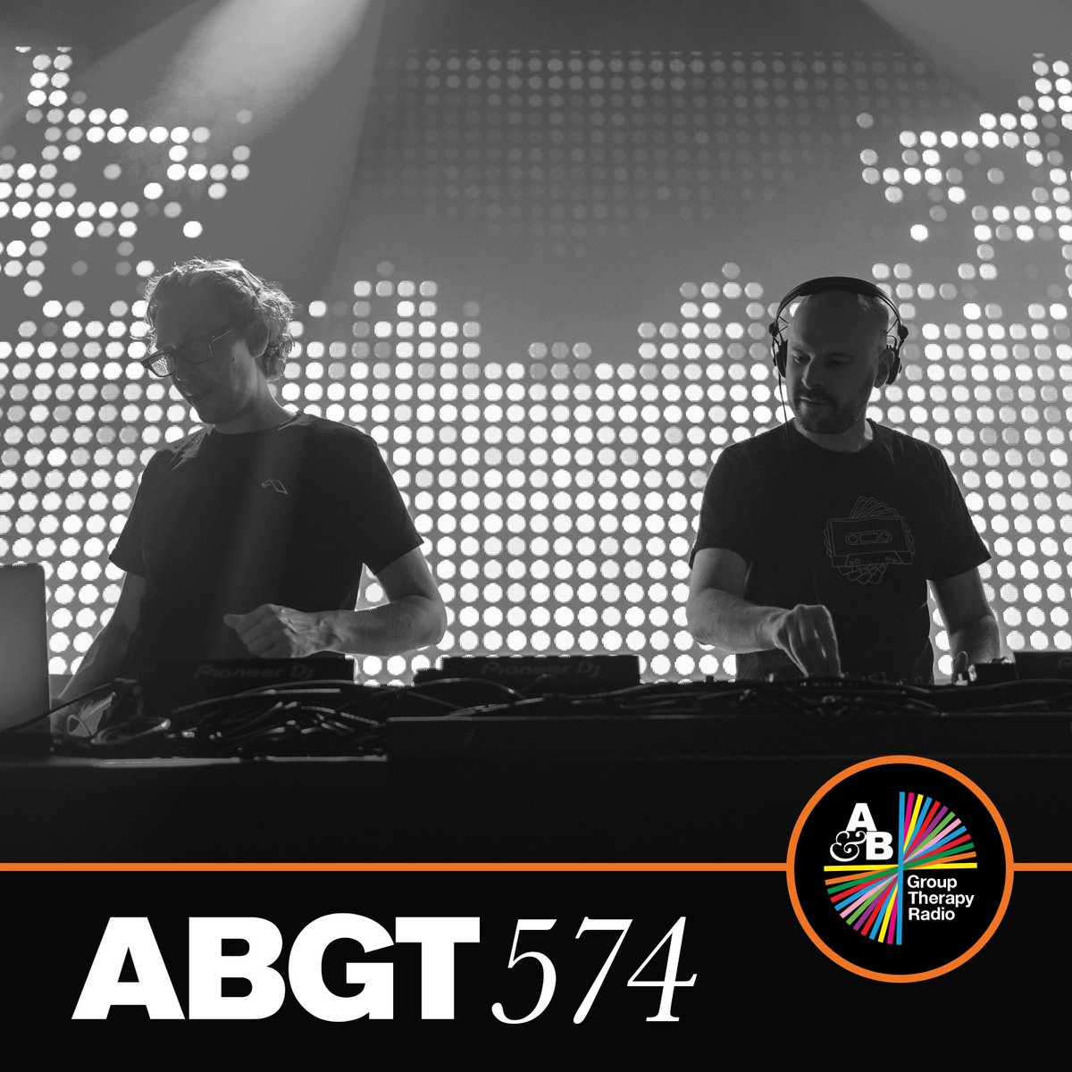 Brand new @GabrielNDresden, @WeAreKasablanca & @Lane8music and @GenixDJ - all on tonight's episode of @abgrouptherapy. Tune in from 7pm BST via our YouTube or Twitch. See you then!