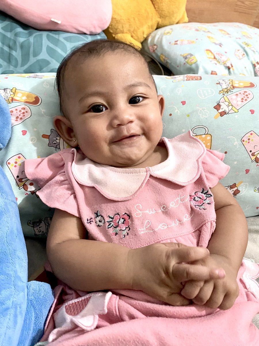 Halo Twitter! Anak kedua ku nih.. Cantik kan?