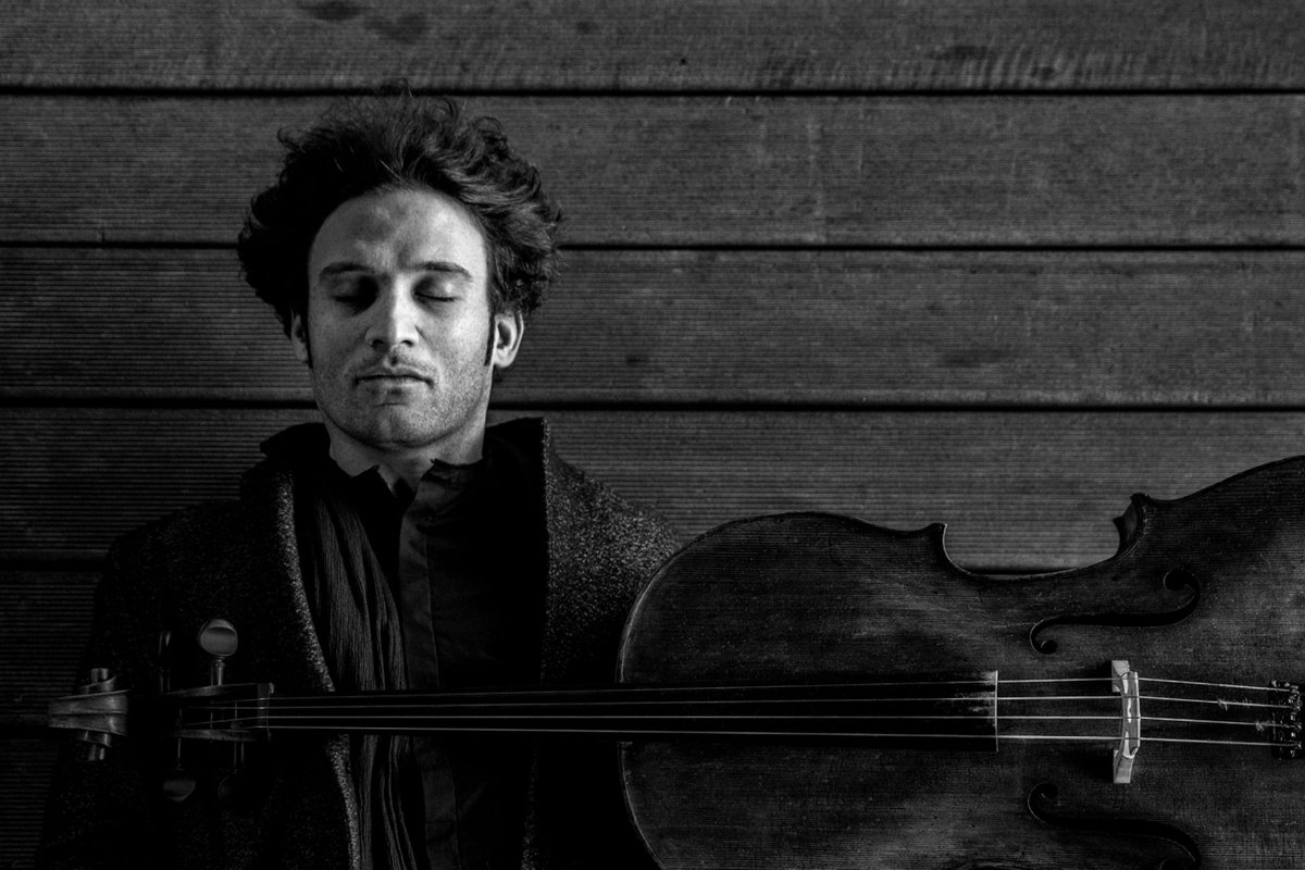 Cellist #NicolasAltstaedt performs at #RoyalFestivalHall and @SaffronHallSW with @LPOrchestra today and tomorrow. The programme features #Dvořák’s Cello Concerto and #Holst’s The Planets. For more info: ow.ly/Gqxb50Rb64u