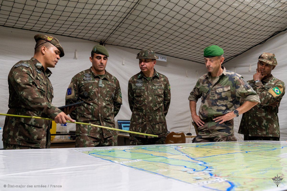 📍Oyapock River | Destruction of several dozen gold panning sites during #JARARACA operation led by 🇫🇷 @Armees_Guyane and 🇧🇷 forces. 👉 Fruitful cooperation 🇫🇷🇧🇷 in the fight against illegal gold mining.