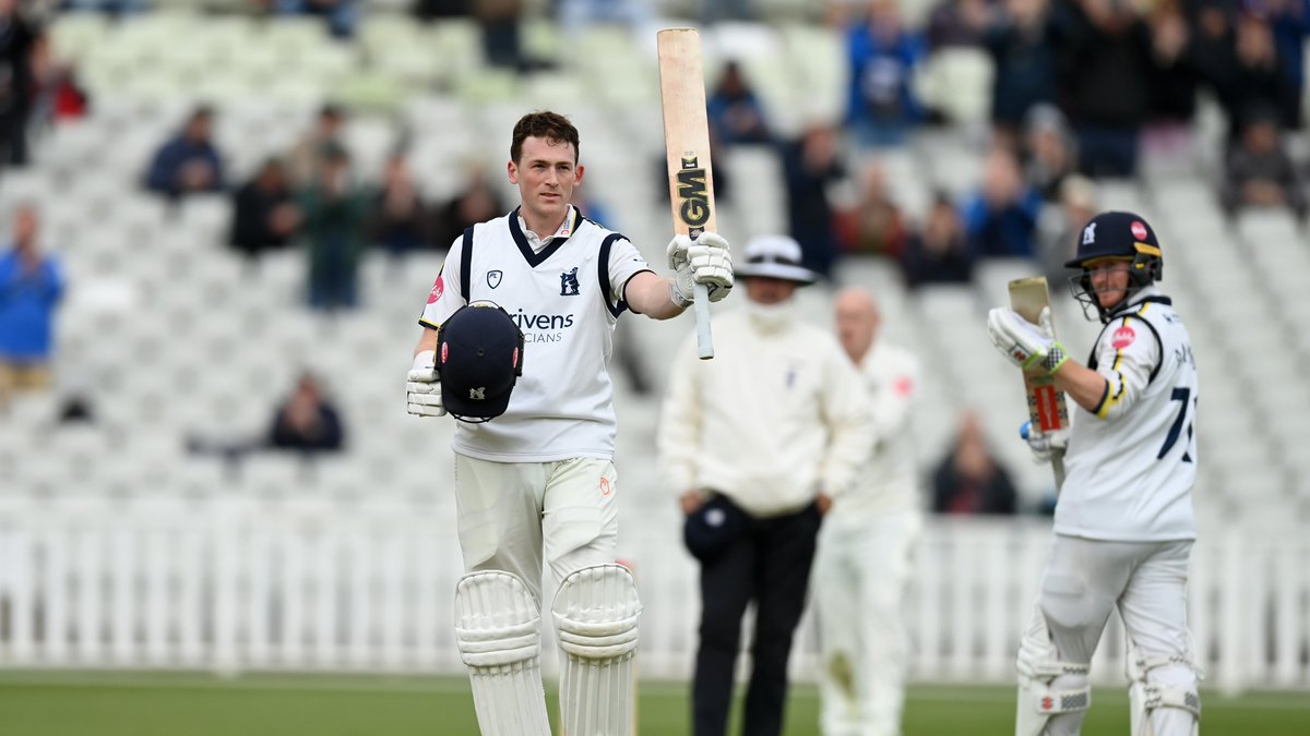 1️⃣9️⃣1️⃣ runs.
2️⃣0️⃣5️⃣ balls.
2️⃣5️⃣ fours.
5️⃣ sixes.

Masterclass from Rob Yates. 👏

🐻#YouBears | #WARvDUR