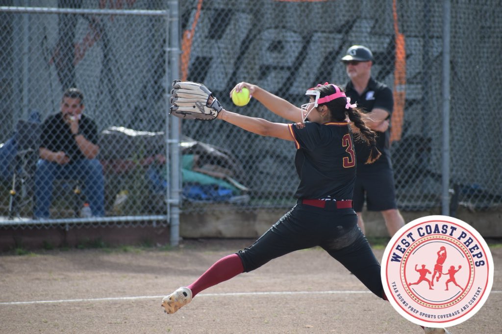 “That’s Angie Rubalcava for you.” Vintage is rolling, and junior pitcher @AngieRubalcava is dealing in the circle. Read: westcoastpreps.com/vintage-cruisi…