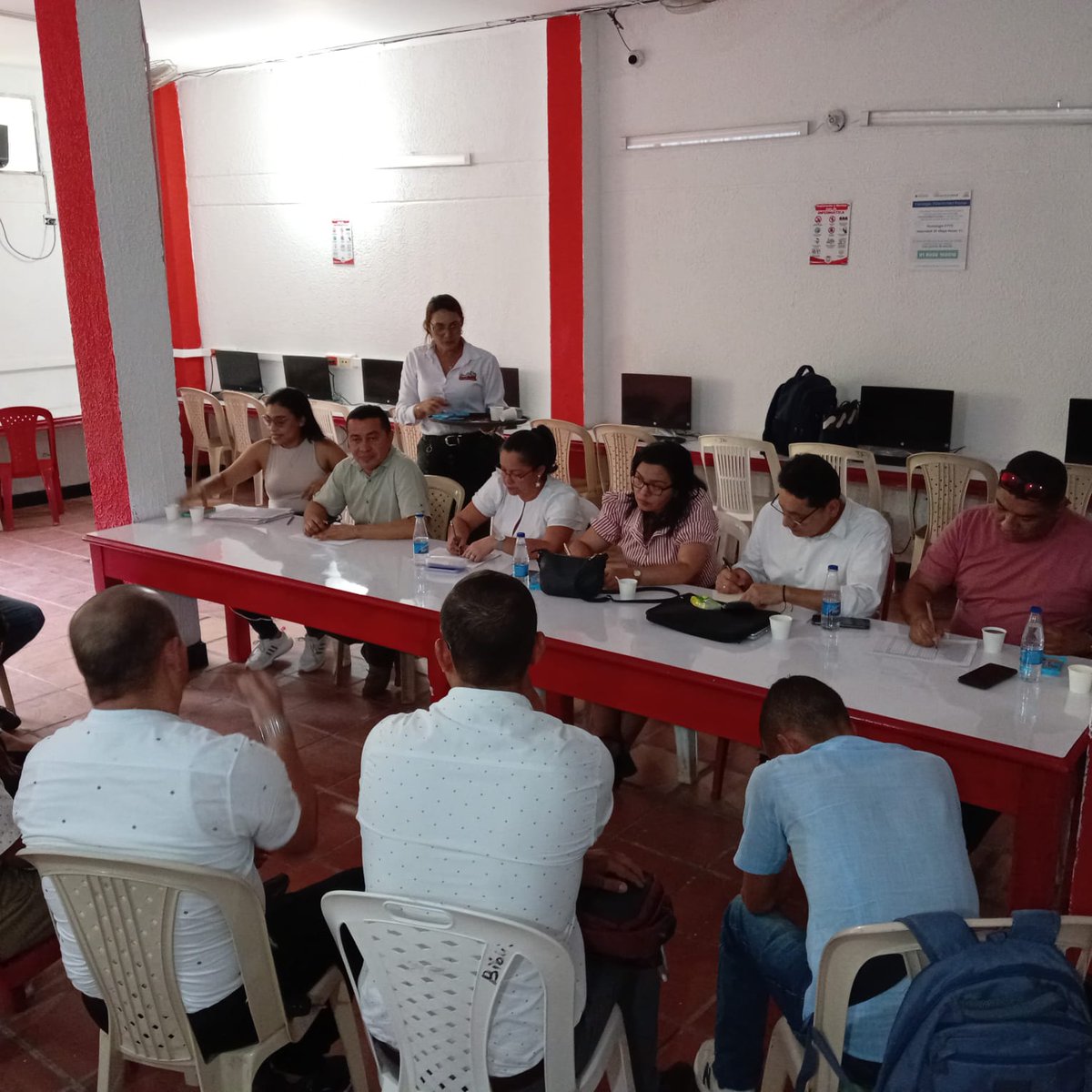 MinEducación tweet media