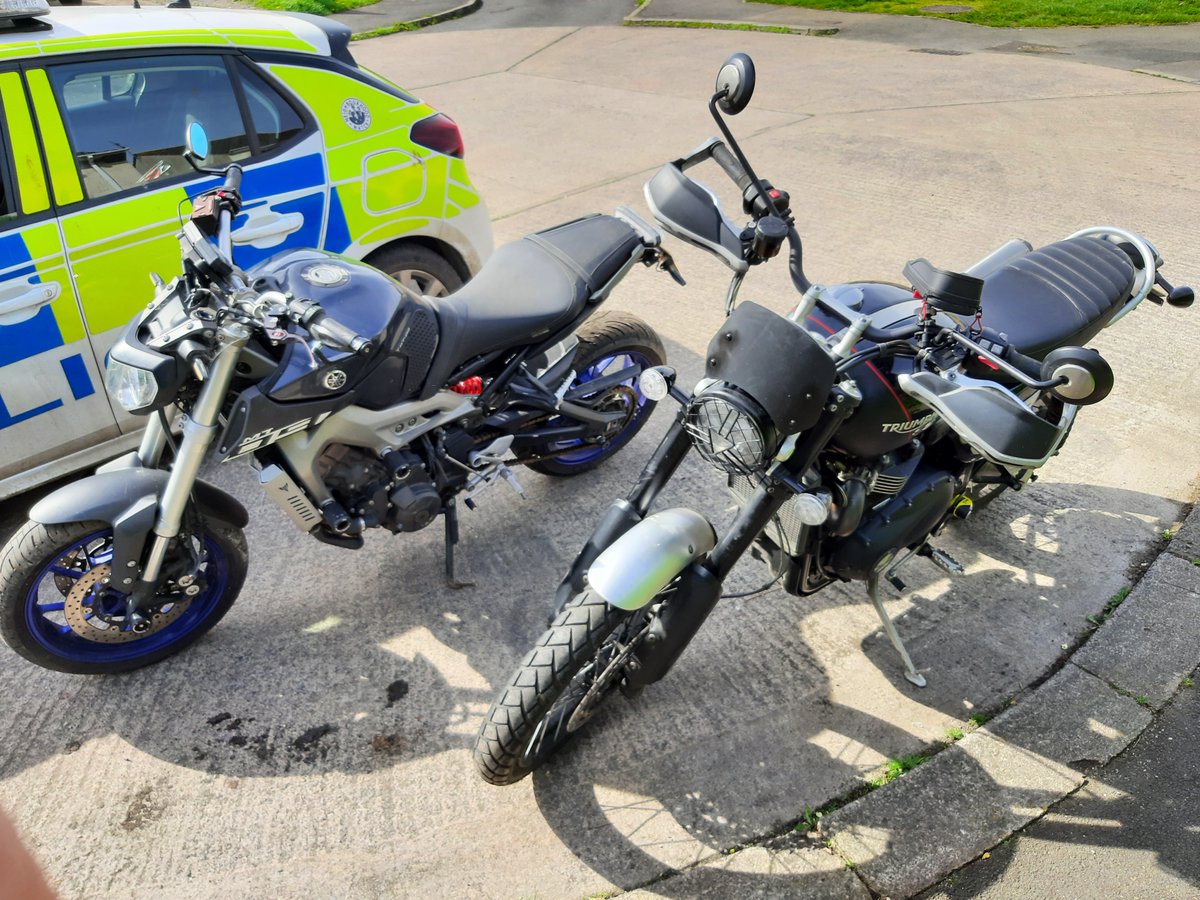 This afternoon Keynsham neighbourhood officers found these two stolen motorbikes, which have been reunited with their grateful owners 👮🏻‍♂️🚔 🏍️ #neighbourhoodpolicing #goodwork