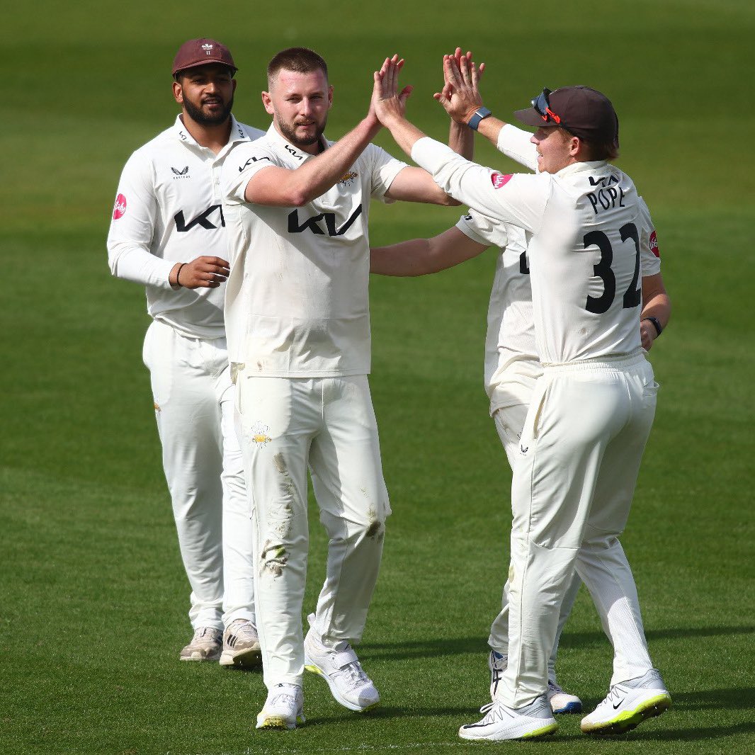 Astonishing bowling effort by Champions @surreycricket. @SomersetCCC collapse from 196/1 to 216/8. Commentary from the Oval is live on 5 Sports Extra & @BBCSounds. EVERY BALL of EVERY COUNTY MATCH is live via bbc.co.uk/sport/cricket/… #bbccricket