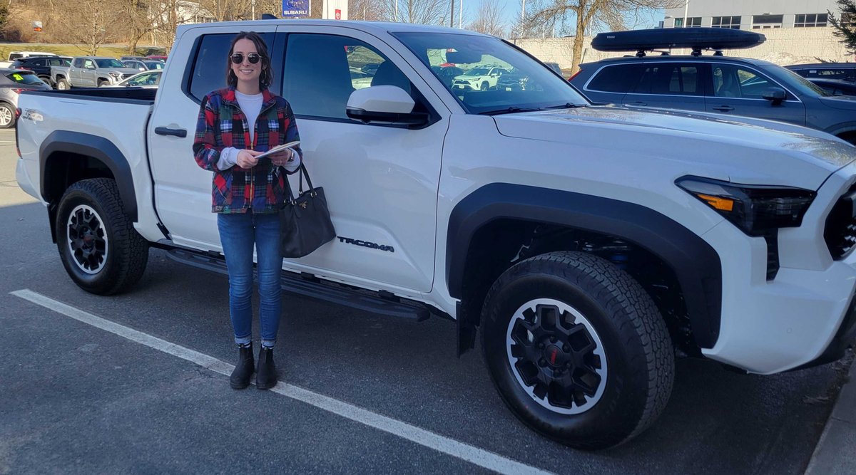 Happy #NewTruckDay to Olivia! She is now the proud owner of this amazing new @Toyota Tacoma TRD Off-Road she picked out w/some help from Sheldon Snavely - Congrats!

Learn more about Sheldon & check out his reviews on @DealerRater: bit.ly/39cPChL

#Toyota #LetsGoPlaces