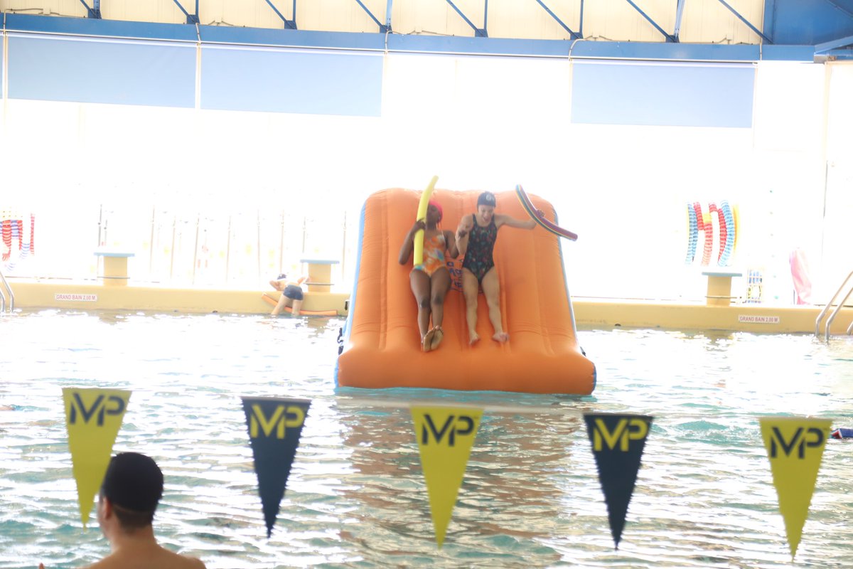 La communauté urbaine GPSEO a organisé une animation structures gonflables au sein de la piscine Saint-Exupery ce vendredi 12 avril. Une initiative qui a ravi les enfants comme ont pu le constater le maire Sandrine Berno Dos Santos et Tristan Dreux, élu et référent du quartier.