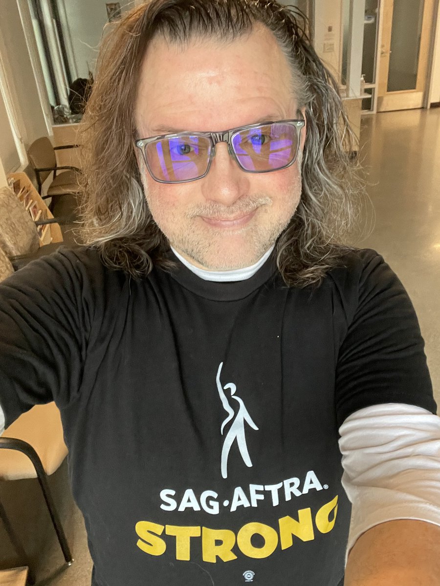 .@sagaftra I’m posting this picture for #OneFightFridays out of #IASolidarity with my fellow IATSE Members who are in negotiations with the AMPTP. Hang in there Union Siblings! #SagAftraStrong