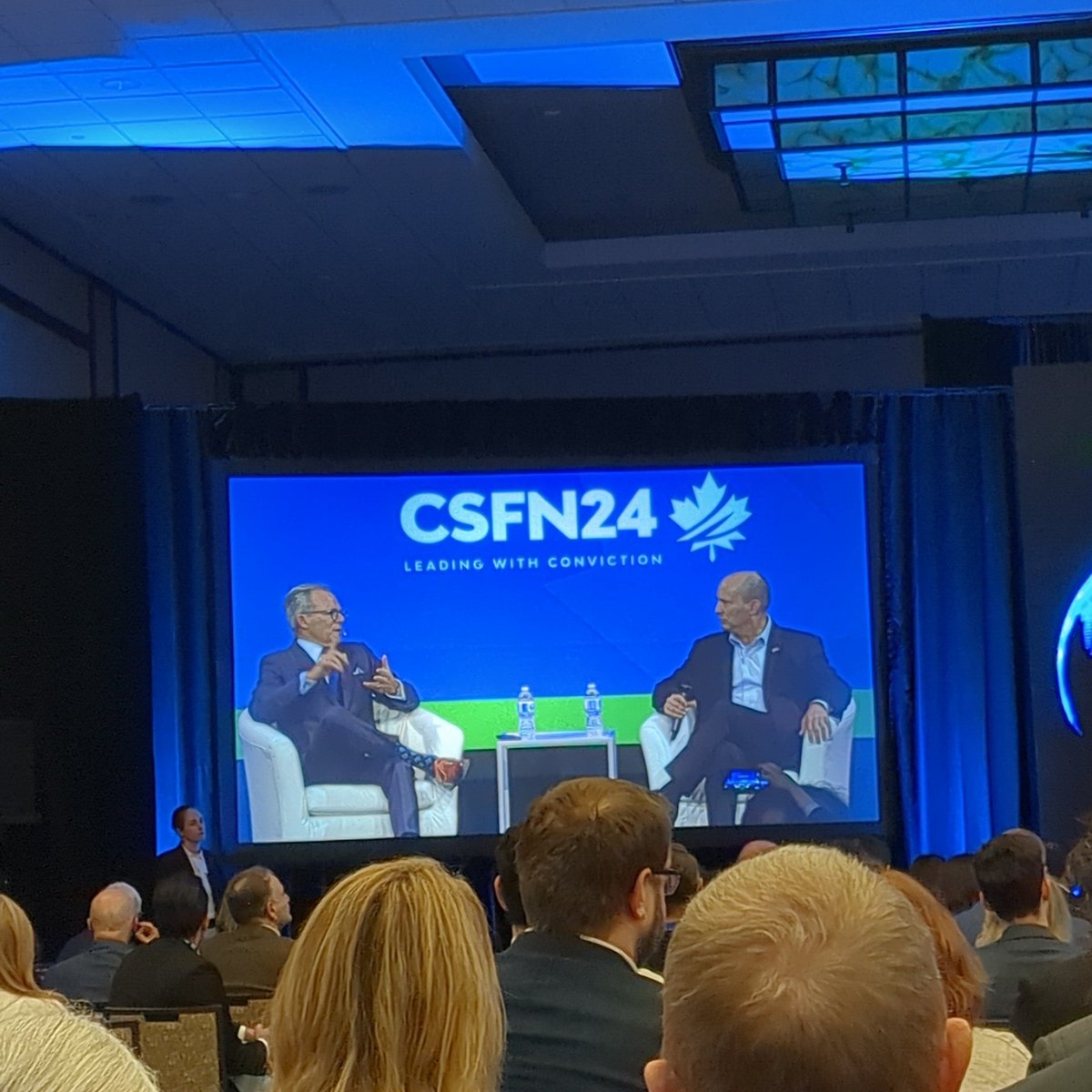 Conversation with former Israeli PM Naftali Bennett!

💙🙏🇮🇱

#csfn #csfn24 #csfnconference
