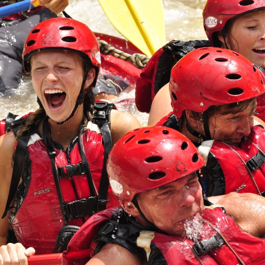 🚣‍♂️ Action, adrenaline, incredible scenery -This outrageously fun, family friendly adventure has it all! 🛶🌊

Book it now 😆 adventuretourscostarica.com/tours/sarapiqu…

#sarapiqui #whitewater #rafting #rapids #adventure #lafortuna #costarica