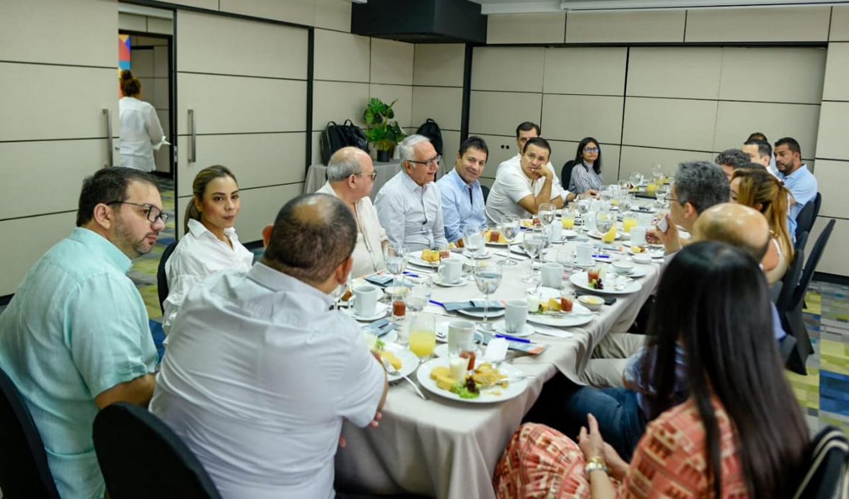 Se realiza mesa de trabajo en la ciudad de #Cartagena, con el fin de avanzar en diálogos en torno a la transformación del #SistemadeSalud colombiano. Varios senadores del @partidodelaucol buscan concertación y acuerdos entre el Gobierno y varias #EPS @mutualser_ @coosalud_…