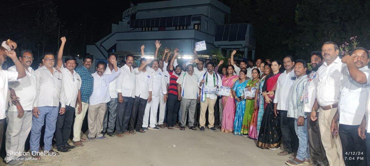 MlaTalari's tweet photo. #ThalariAgain2024
#మనలో_ఒకరు_మన_తలారి 
#teamatalari
#తలారి_ఆన్న
#ysrcpsocialmediakovvur
#Talariventarao
#Kovvur 
#EastGodavariDistrict
#YSJaganAgainIn2024
@highlight   YSR Congress  Party - YSRCP   Kovvur YSRCP SOCIAL MEDIA #deprem #sigor @MlaTalari https://t.co/wpMVbrIinv