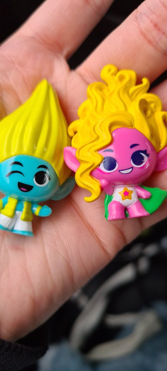Beauliving_'s tweet photo. #Trollstwt #trollsCliva Date :> (+Poppy and Barb) https://t.co/KkZPm1I7ww