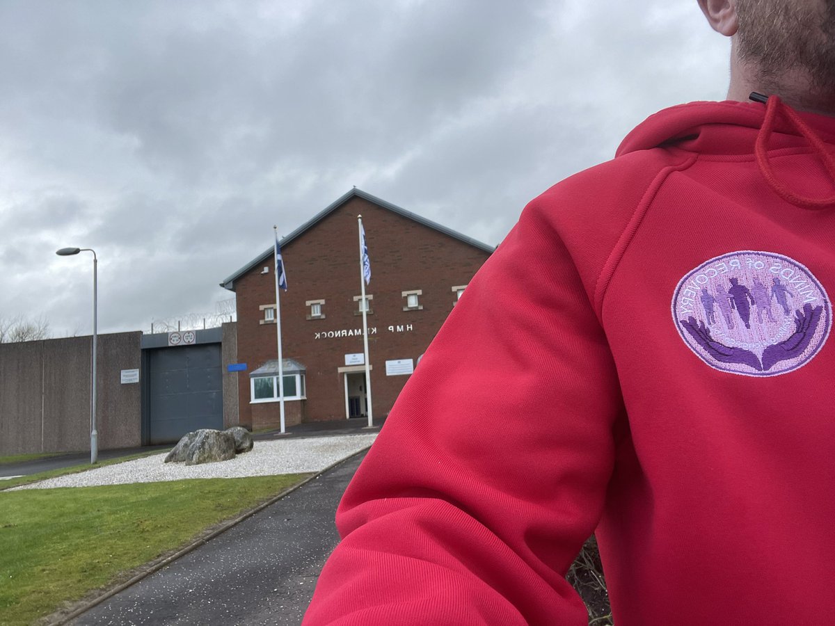 Friday feeling with the guys participating in setting GOALS and how to use SMART in achieving them. 🥅. Humbling to be allowed into the communities space and build relationships with the guys and aim for a future based on connecting with the community. @scottishprisons