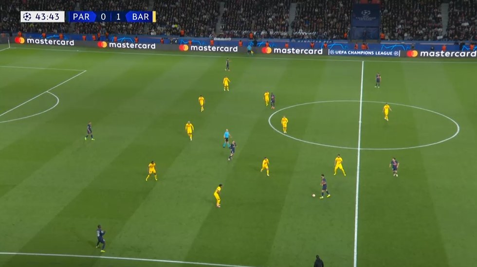 Terribles consignes de Luis Enrique qui demande à Mbappé d'être hors-jeu. #PSGBARCA